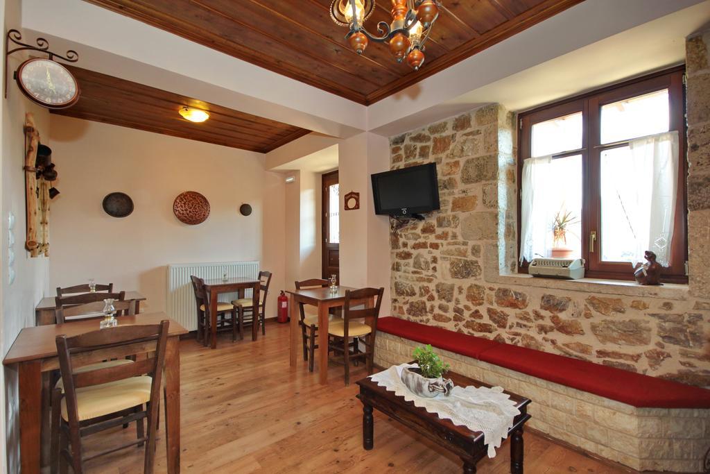 Thea Valtessinikou Hotel Exterior foto